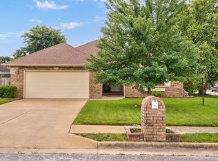 1346 W Durham Cir, Nixa, MO 65714