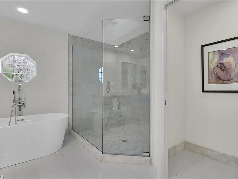 2124 Paget Cir #1 — Photo 12