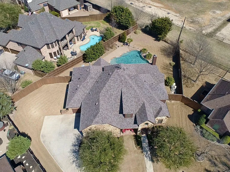 1641 Hidden Bluff Ct — Photo 34