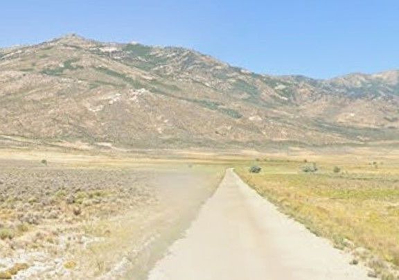 2nd image of Clover Valley Rd