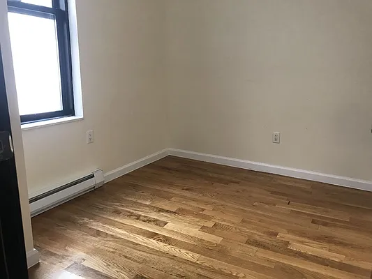 Rented by Your Vanity Realty | media 28