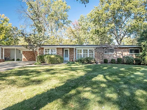 2nd image of 541 Beaucaire Dr