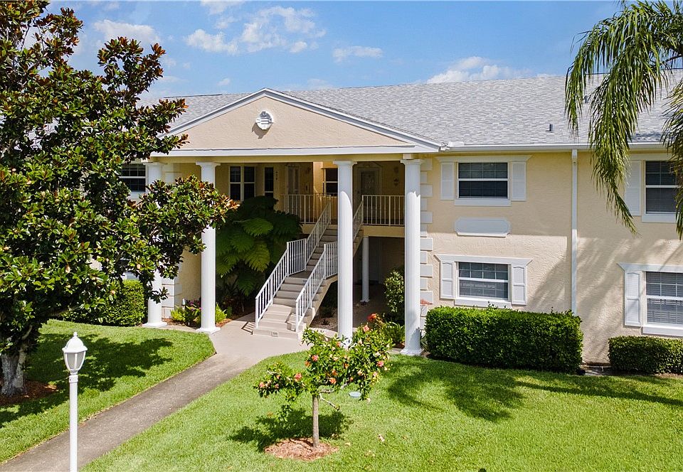 1st image of 476 Grove Isle Cir #476