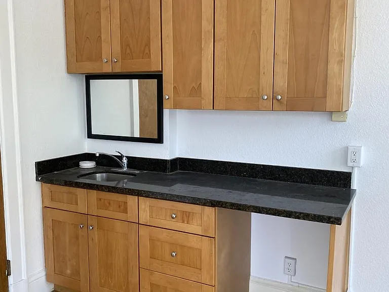 1005 Market St #302 — Photo 5