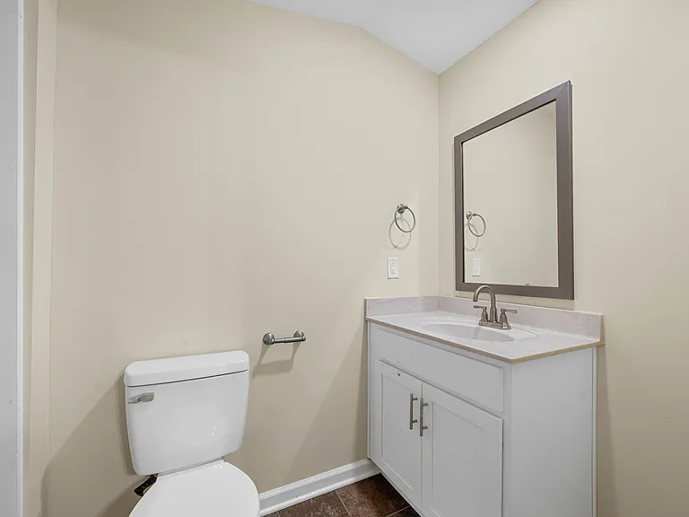 315 Jennifer St — Photo 12