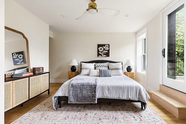 Sold by Compass | media 9