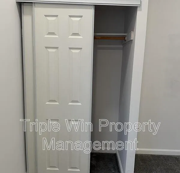 1332 Langholm Dr — Photo 18
