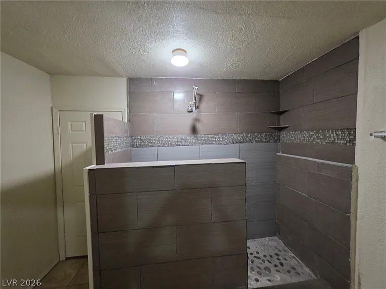 910 Magnolia Ave — Photo 46