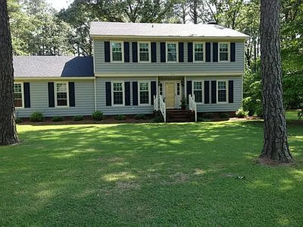 514 California Dr, Snow Hill, NC 28580
