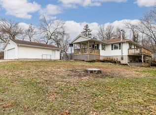 5006 Red School Rd, Central City, IA 52214
