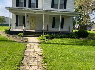 141 E South St, Ellsworth, IL 61737