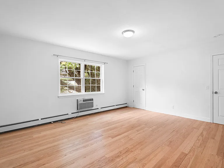 1060 New Haven Ave #20 — Photo 11