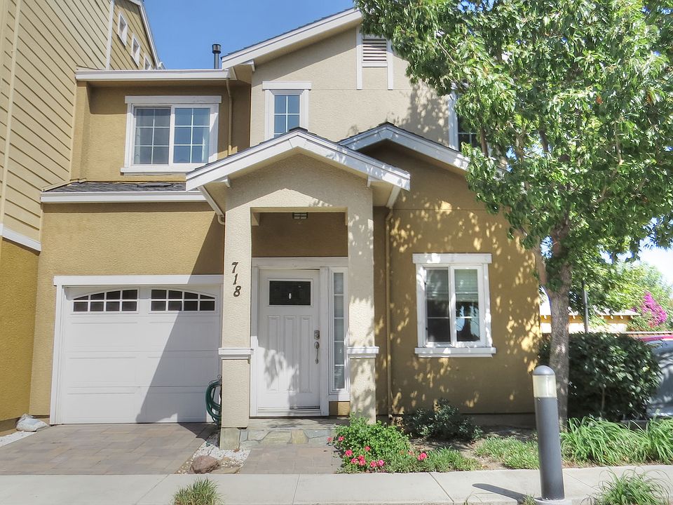 1st image of 718 Paula Ct