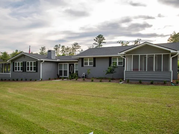 1758 Easons Bluff Rd, Baxley, GA 31513