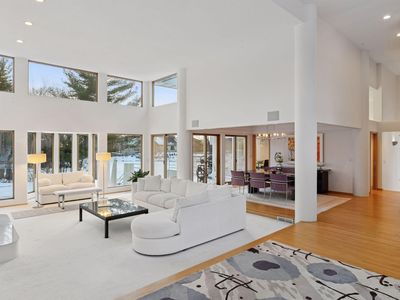 16141 McGinty Rd W, Wayzata, MN, 55391