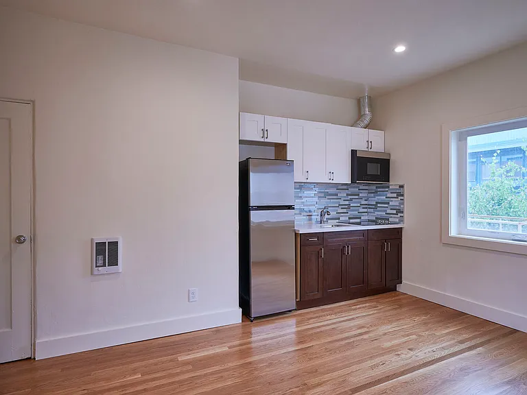2312-14 Ellsworth Street — Photo 9