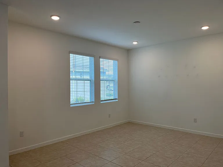 998 Spring Palms Loop — Photo 17
