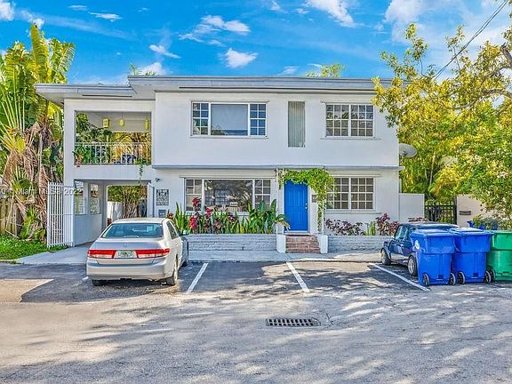 2nd image of 582 NE 71st St #582
