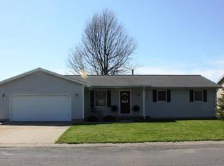 135 Woods Mill Dr, Staunton, IL 62088