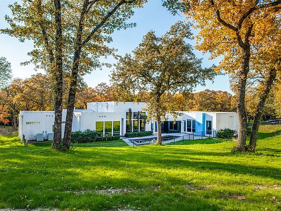 3rd image of 3521 Sentinel Oak Rd