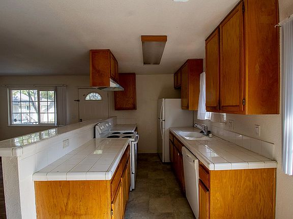 5th image of 758 Warring Dr APT 4