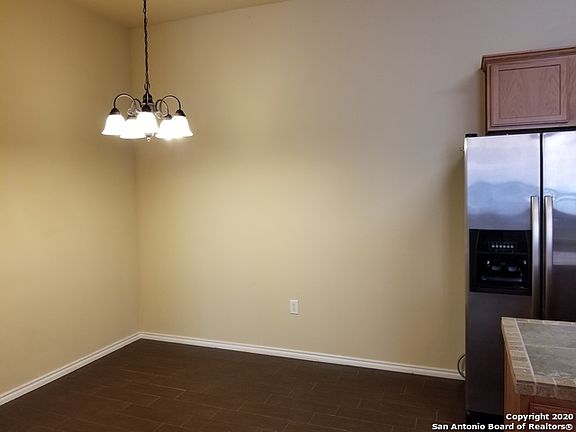4th image of 1019 Brown Rock Dr