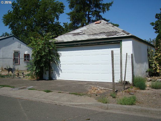 2nd image of 1715 S Main St