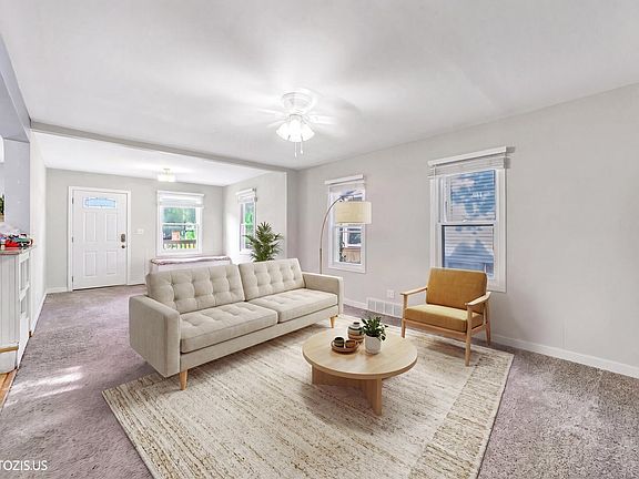 2nd image of 126 W 3rd Ave