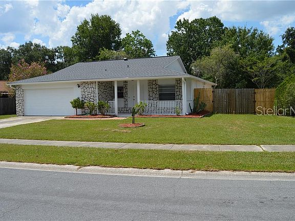 2nd image of 1411 Orchid Ln