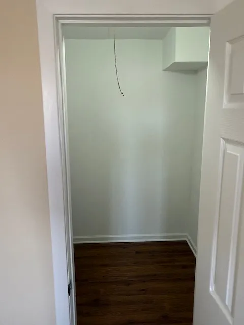 2 bed, 1000 sqft, $1,900 — Photo 3