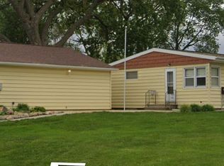 3137 Hammond Ave, Waterloo, IA 50702