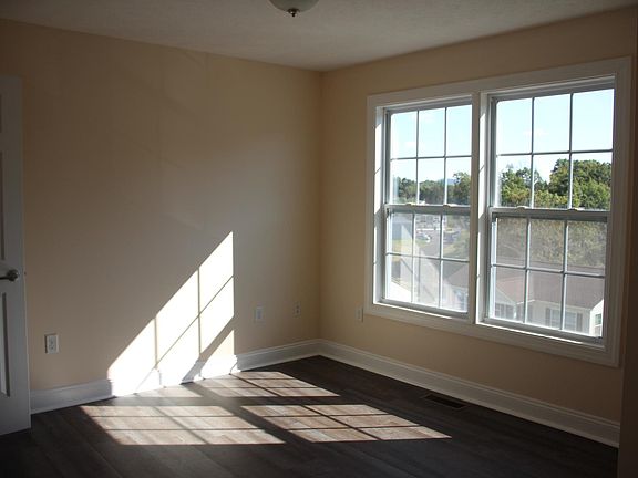 2nd image of 1445 Sherwood Dr