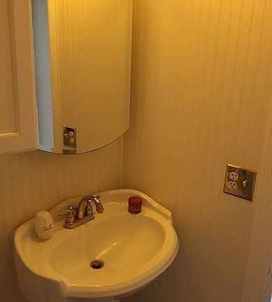 2nd image of 512 W Gardenia Dr