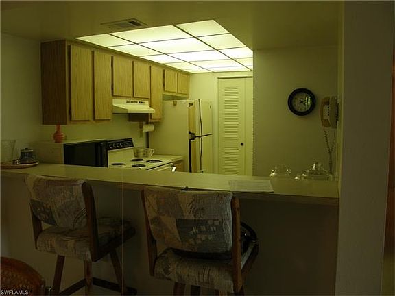 4th image of 1064 Villa Dr APT C102