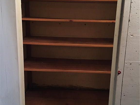 4th image of 2551 Woodway Ave