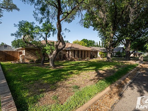 5th image of 2910 Briargrove Ln