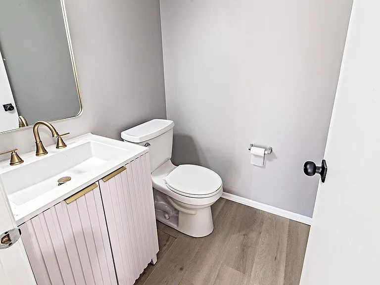 29 Chiswick Dr — Photo 13