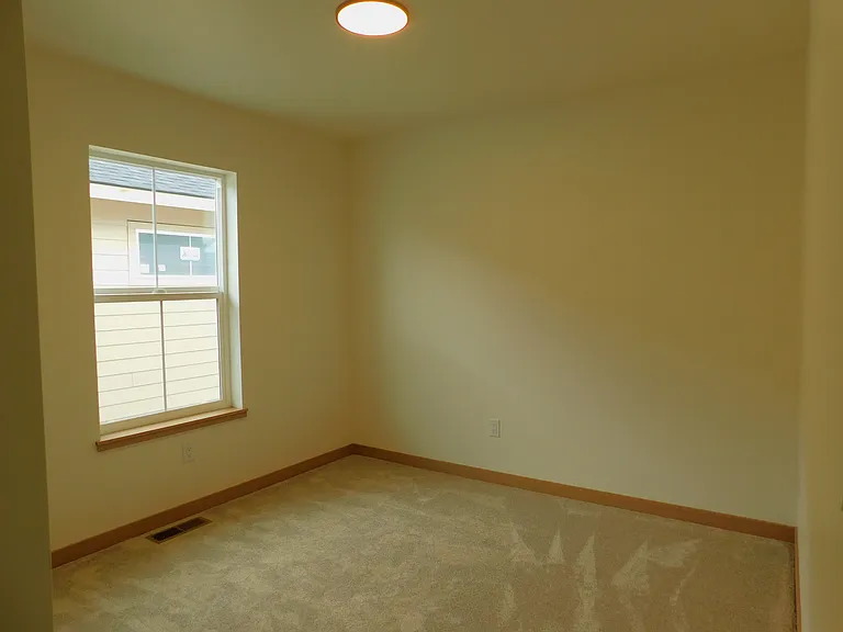 605 Holstein Way — Photo 11