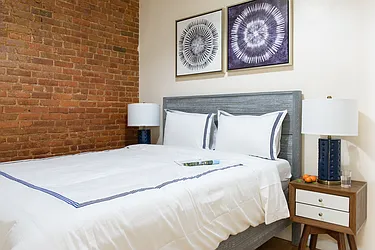 Rented by ER (DO NOT USE)