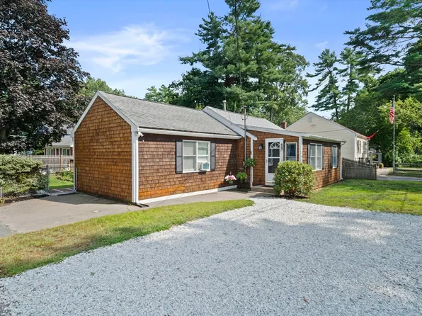 140 Wampatuck St, Pembroke, MA 02359