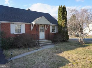 21 Stratford Ave, Ewing, NJ 08618