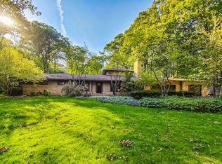 23526 N Elm Rd, Lincolnshire, IL 60069