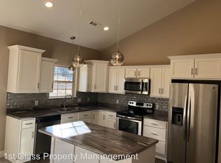 118 Deerfield Dr, Poplar Bluff, MO 63901
