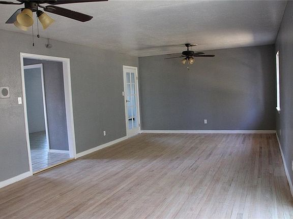 5th image of 2128 Robinwood Dr