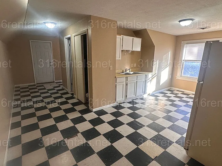 1446 S Water St #C — Photo 7
