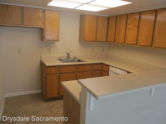3rd image of 5963 Moss Creek Cir