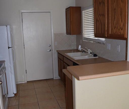 4th image of 15512 W Supai Cir