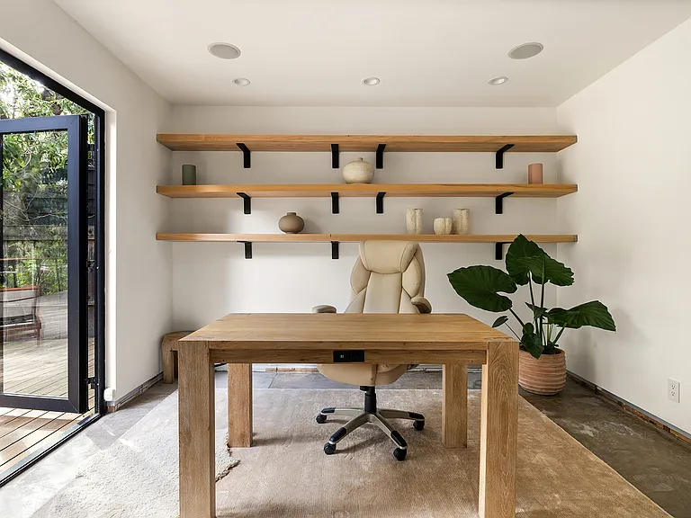 8052 Woodrow Wilson Dr — Photo 45