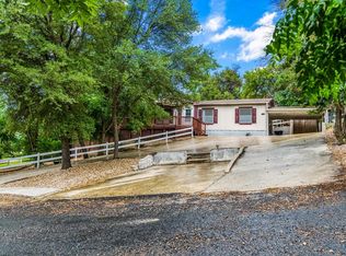 112 Derringer St, Ingram, TX 78025