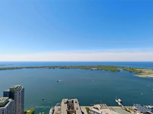 10 York St #6108, Toronto, ON M5J 0E1